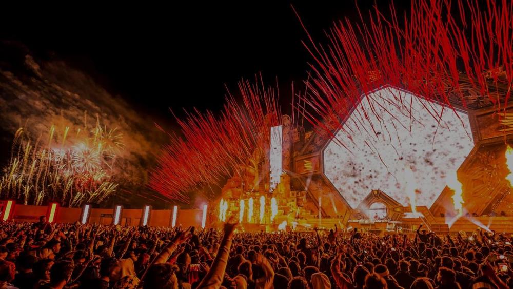 Crowd and stage at MDL Beast Soundstorm Festival